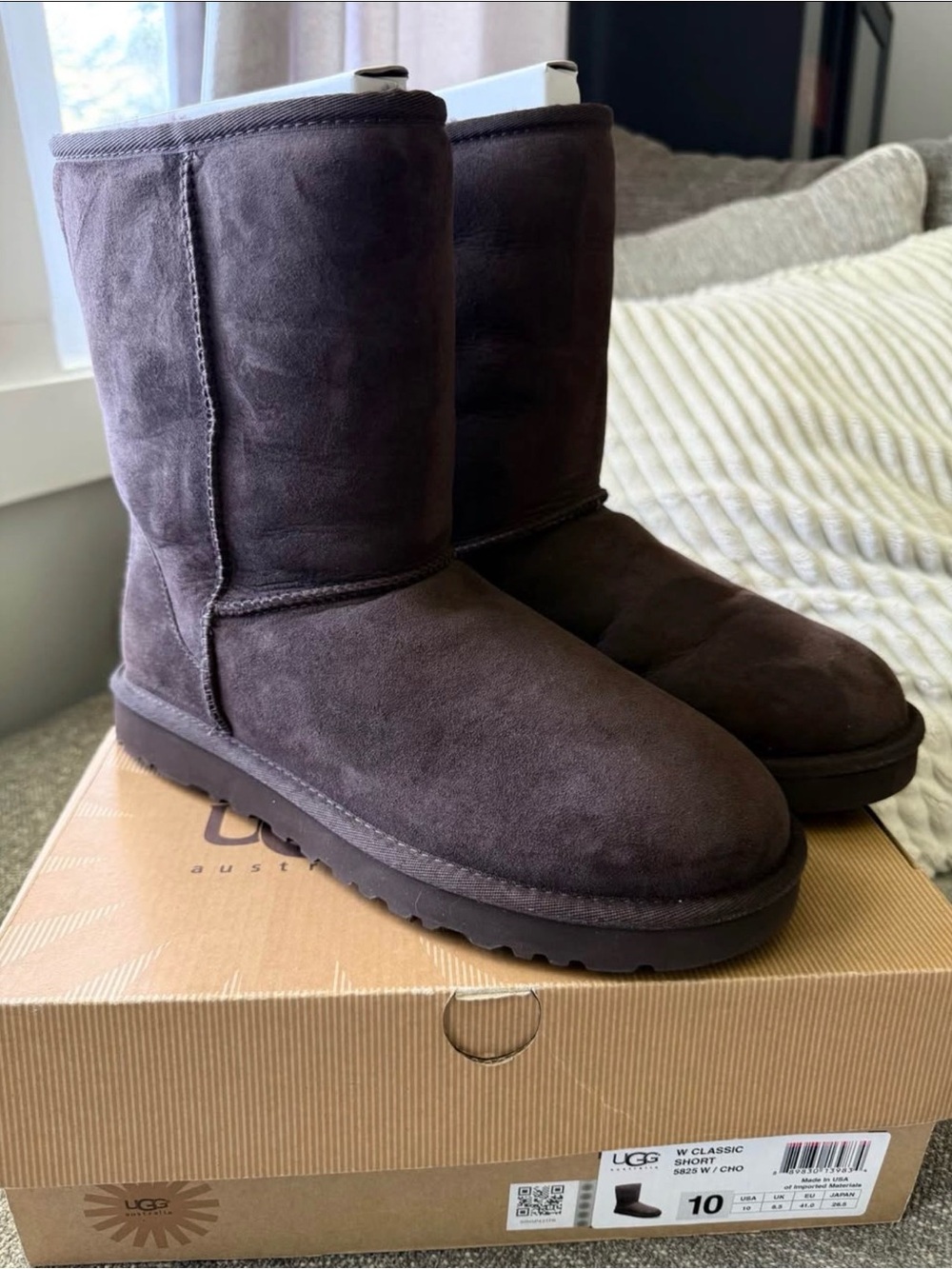 New UGG Classic Boots Chocolate Sz 11